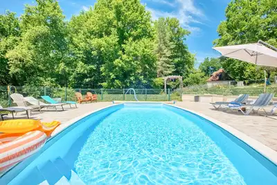 Image de Appartement \"Vixen\" avec piscine partagée, Wi-Fi et climatisation