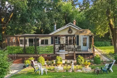 Image de 3-bed 2-bath fully remodeled house walking distance to Lake w/ parking for Boat!