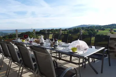 Image de Maison de vacances 'La Monssendie' avec vue sur les montagnes, terrasse privée et Wi-Fi