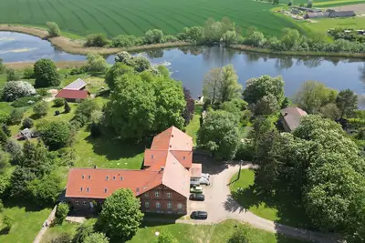Image de Gutshof Kämmerich - Holiday apartment \"Storchennest\"