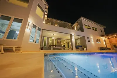 Image de Luxury Villa Arisol\nHome in Noord, Aruba\n14 guests 6 bedrooms 5. 5 bath
