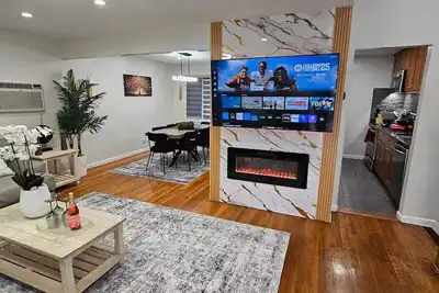Image de Newly Stunningly Updated 4-bedroom house in lovely Hicksville with WiFi, Ac.