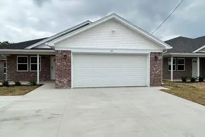 Image de 3805 Hamburg pike, New Home 2025, perfect for a family, With a Jacuzzi hot tub,