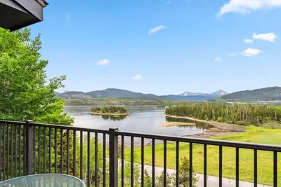 Image de Lakeside Comfort • Hot Tub • Walk to Lake Dillon • Minutes to Ski Resorts