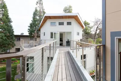 Image de Gorgeous 1908 Lake Merritt home
