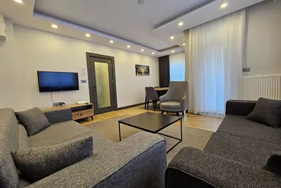 Image de New 3 Bedroom Flat&Large Living Space 2-6 Near By Lara beach