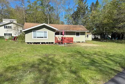 Image de Berkshire Cabin by Lake Ashmere