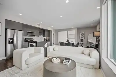 Image de Modern Luxury Oasis in Weho Hollywood Sign Views!