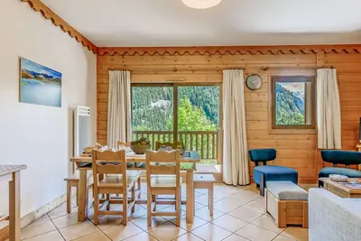 Image de Appartement chaleureux 55m² avec terrasse, 6 pers, parking et accès piscine