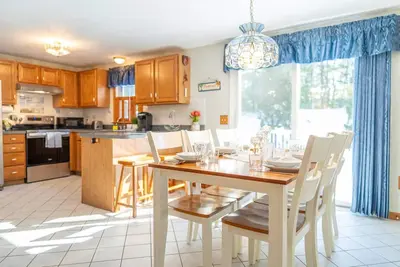 Image de New! Charming 3-Bedroom House in Dennis Fire Pit | Private Yard | Cul-de-Sac