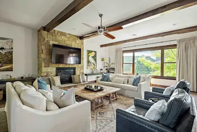 Image de Lake Travis Luxe Villa | 4br | Pickleball | Bbq
