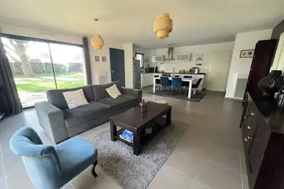 Image de Maison pour 6 pers clôturée à 400m de la mer