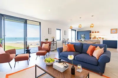 Image de The Crow's Nest is a detached retreat, part of a brand-new development, The Lookout: five innovative