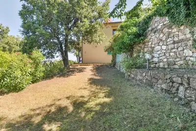Image de Merveilleuse maison de vacances pour 5 personnes avec terrasse et parking