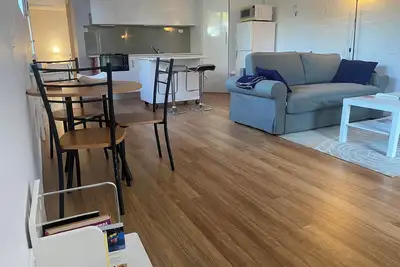 Image de Beach to Bush, is a private one bedroom apartment with off street parking.
