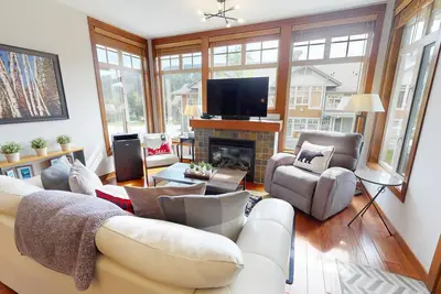 Image de Bright condo with Ac in Settler's Crossing