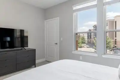 Image de Landing at The Link at Twin Creeks - 1 Bedroom. . .