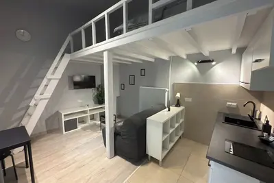 Image de Apartment with Mezzanine and Private Courtyard
