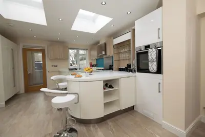 Image de Modern 4-Bedroom House in Windsor | Near Legoland
