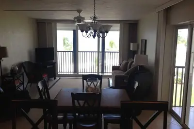 Image de Charming beach front 2-bedroom condo with pool in beautiful Bonita Springs