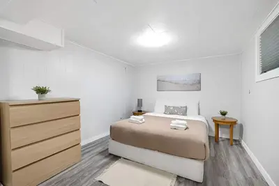 Image de Beautiful Basement Private Suite Prime Location