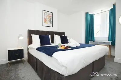 Image de North Rd Apartment~Close to Gloucester Rd~Parking