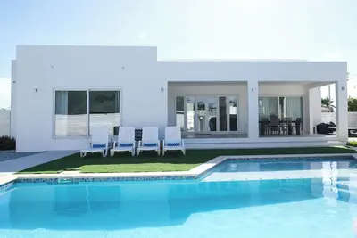 Image de 3-bedroom Villa in Noord, fully air-conditioned with private pool