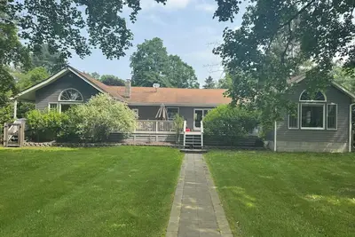 Image de Gorgeous Rhinebeck Ranch with private Pool
