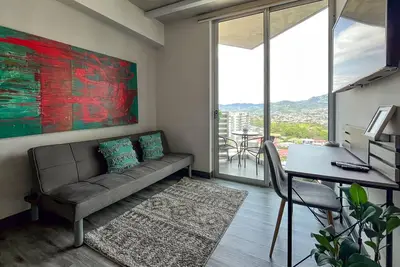 Image de Elegant Urban at 12, Pool, Gym and Stylish