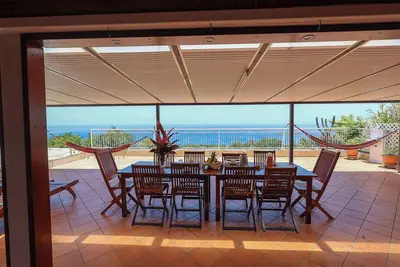 Image de Villa CAFÉIÈRE : Piscine, 9 invités, vue mer, Bouillante