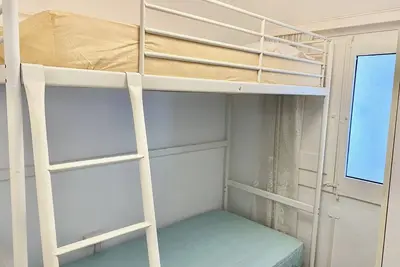 Cosy flat 200m from the beach