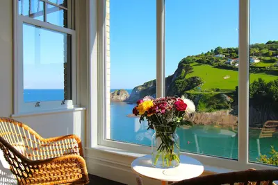 Image de Beachfront Luxury Edwardian Retreat With Seaview