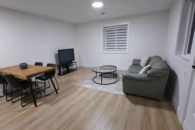 Image de Cozy 2 br basement available