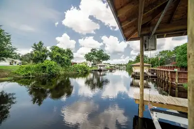 Image de Brand New Home with Water Access to Lake June. Bring your boat or jet ski.