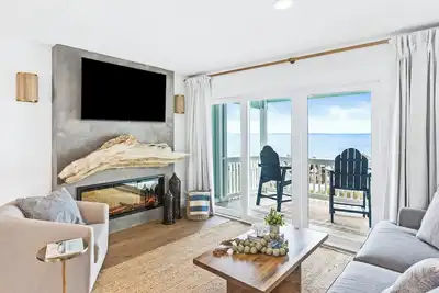 Image de Brand New! ! Luxury Oceanfront Condo. Stunning Ocean Views. Dog Friendly. Serene.