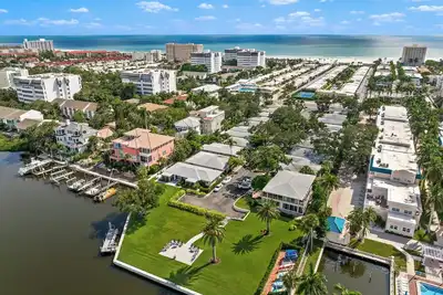 Image de Serene Condo with Community Amenities, Huge Pool, Steps from Private Beach