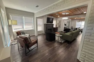 Image de New -Modern Style Meets Cozy Charm at The Hines House-Walk to Baylor - sleeps 10