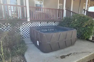 Image de Charming 4-bedroom country house in peaceful Templeton with WiFi, Ac