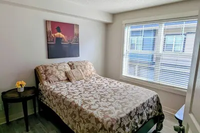 Image de Beautiful 2 Bedroom Bungalow With Garage