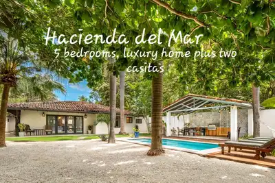 Image de 3br villa + 2 casitas w/ kitchenettes + Pool w/ an outdoor kitchen