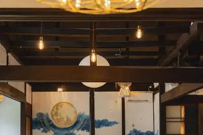 Image de Large dogs are welcome. Located 5 minutes from the highway. Renovated old private house to spend a relaxing time surrounded by nature. Bonfire, Bbq, sup plan available with advance reservation. Sightseeing in Onomichi, spots with dogs