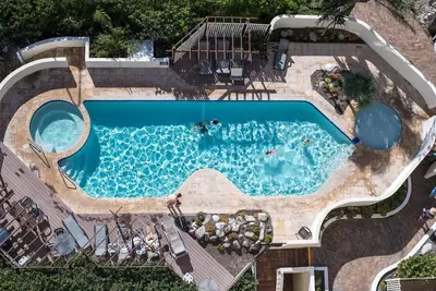 Image de Deluxe Two Bedroom Apartment with Ocean Views
