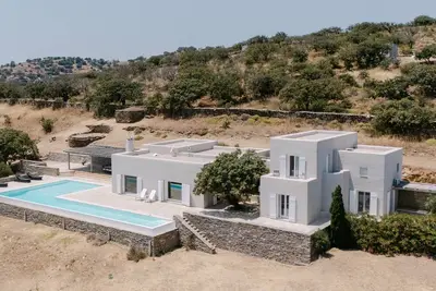 Image de Exclusive 4-Bedroom Villa in Kea with private pool and cinematic sea views