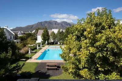 Image de Stunning apartment on championship golf course, winery, security estate, views