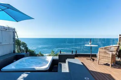 Image de The Bondi Clifftop Prime Waterfront with Jacuzzi and Parking