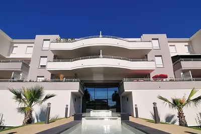 Image de Appartement T2 proche plage avec terrasse, clim, Wi-Fi et parking
