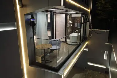 Image de Suite de Luxe avec Vue Forêt