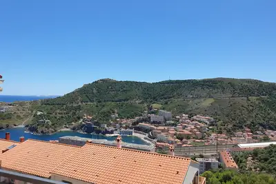 Image de Studio vue Mer et Montagne  a frontière avec Espagne sur Cerbere