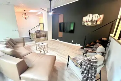 Image de Bogey's Hideaway-Spacious 5-bedroom house minutes to downtown Lake Geneva.