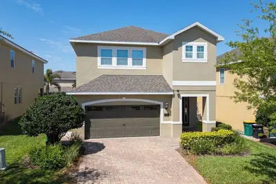 Image de Family Paradise • Private Pool • 10 Min to Disney • Mins Universal & Malls